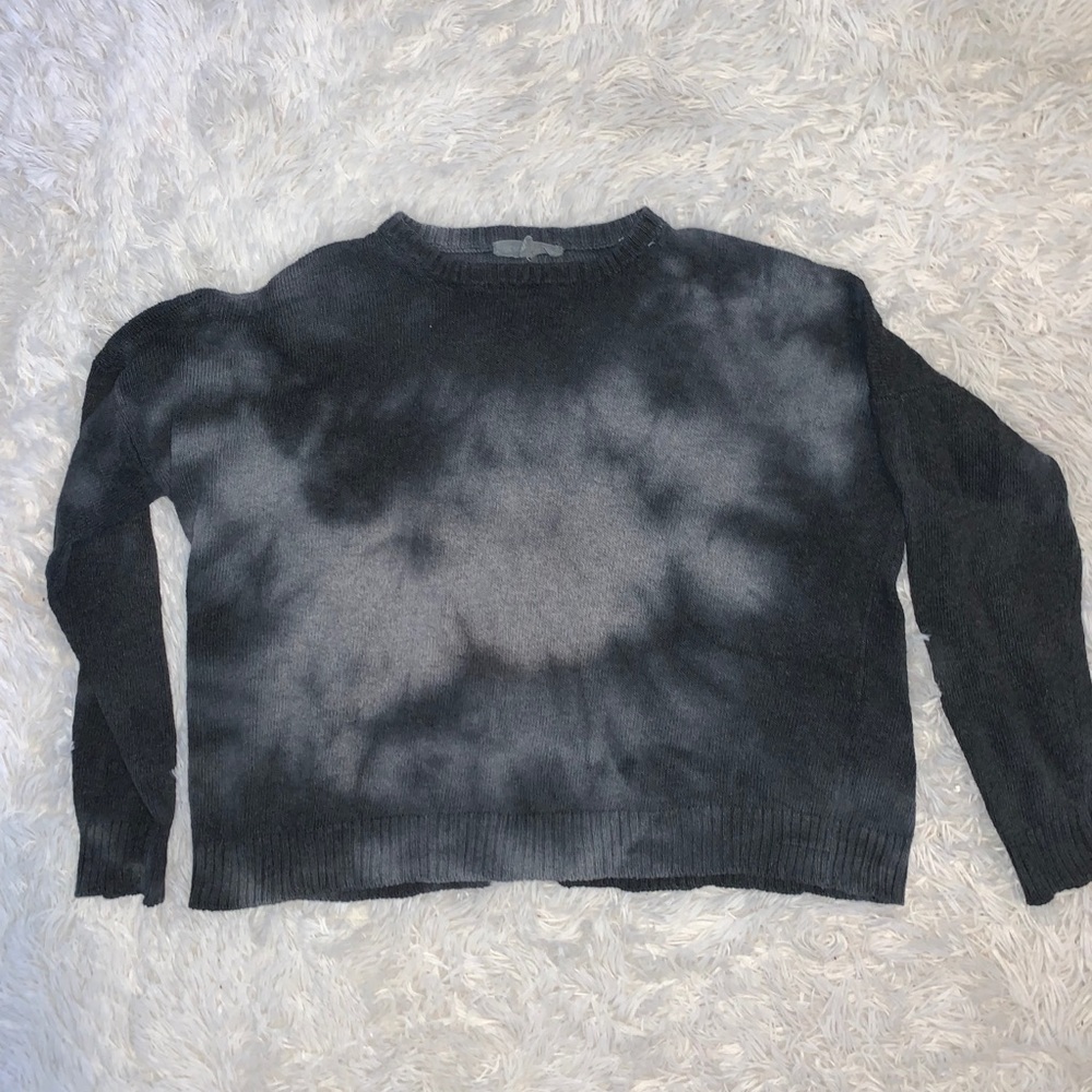 American Eagle smokey print sweater